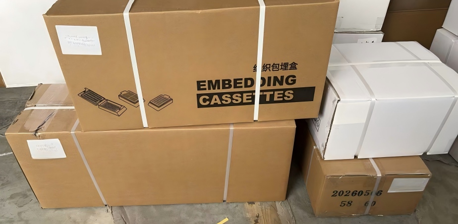 2000 Pcs Embedding Cassettes With Base Mold Shipped to Colombia